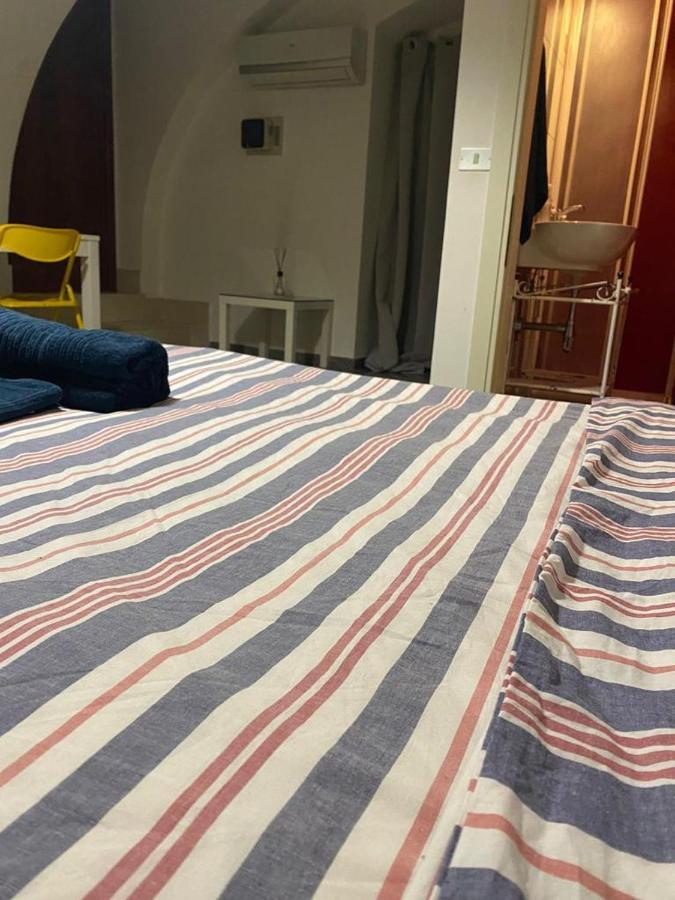 Little Flat - Bari Heart Appartement Buitenkant foto